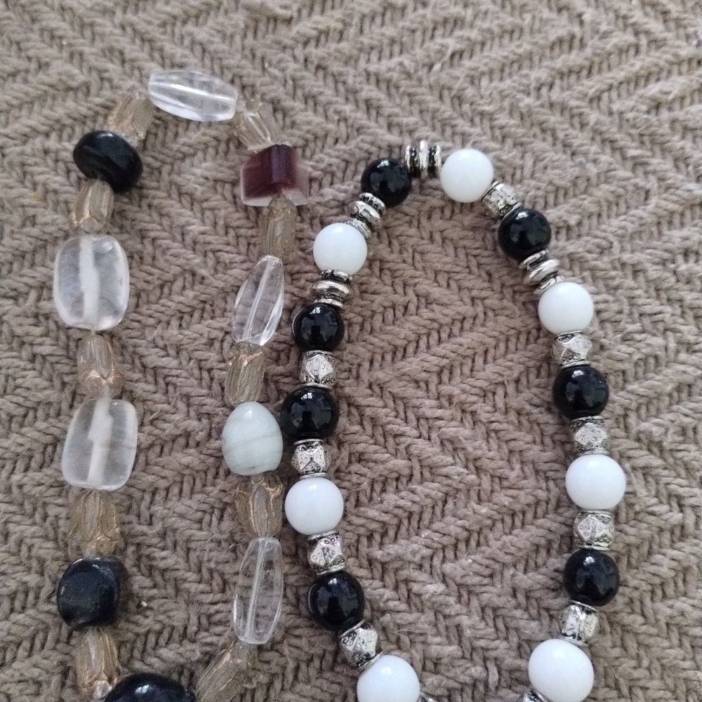 SALE: Set of Elegant Pre-Owned Stretchy Costume Jewelry Bracelets - Picture 4 of 4